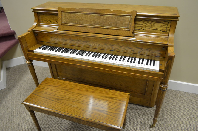 1983 Yamaha M212 Console Piano - Upright - Console Pianos